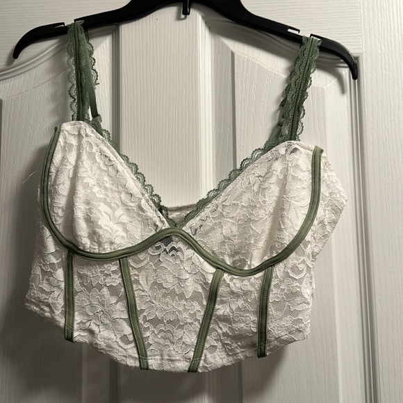 Crop Floral lace corset top - Picture 2 of 6